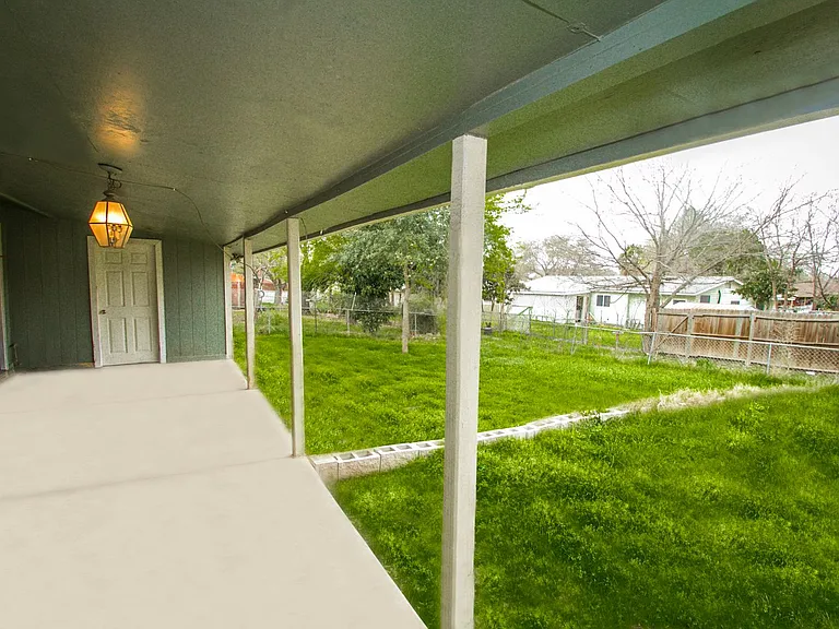 511 Jamaica Dr — Photo 27
