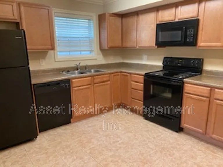 4730 Forest Landing Way — Photo 3