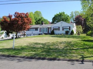 3 Pond Ridge Rd, Danbury, CT 06811