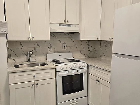 2nd image of 1372 1st Ave APT 2D