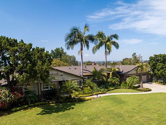 3rd image of 15518 Condesa Dr