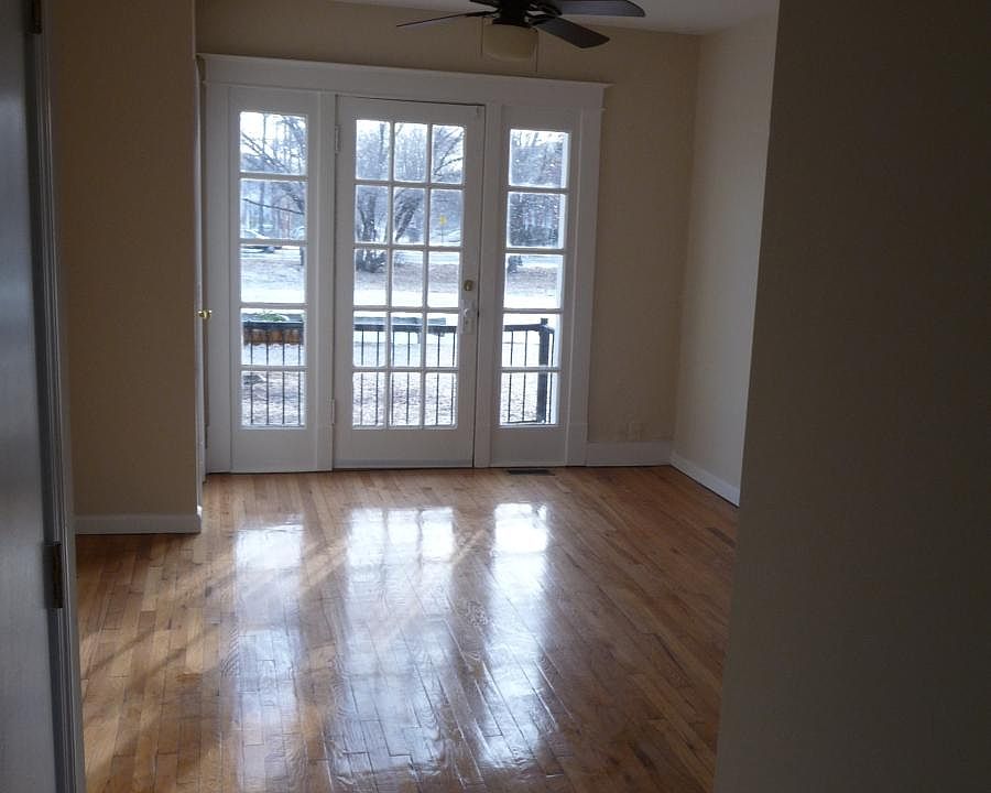 2nd image of 7411 Maple Ave #3FL