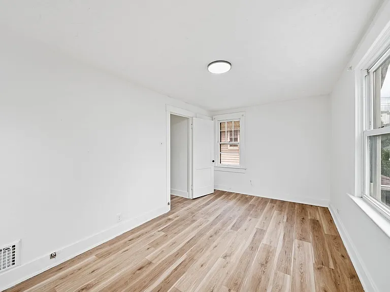 1211 Emily St — Photo 6