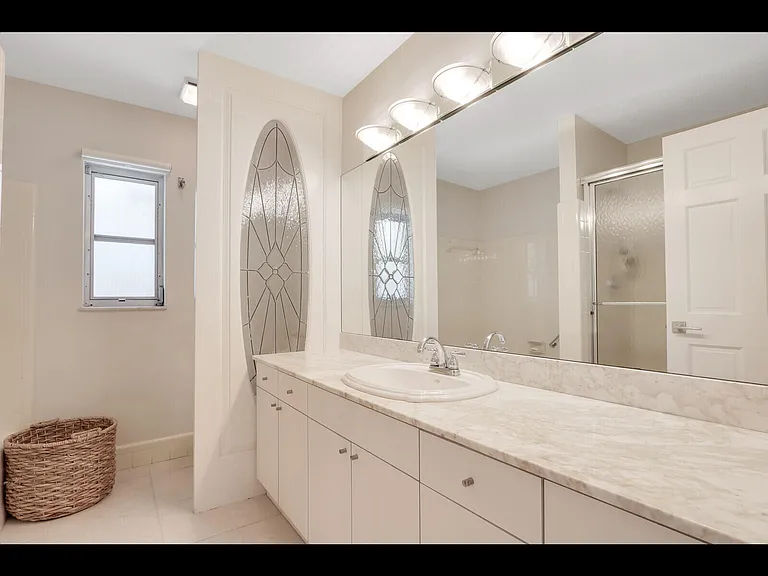 11 N River Rd — Photo 19
