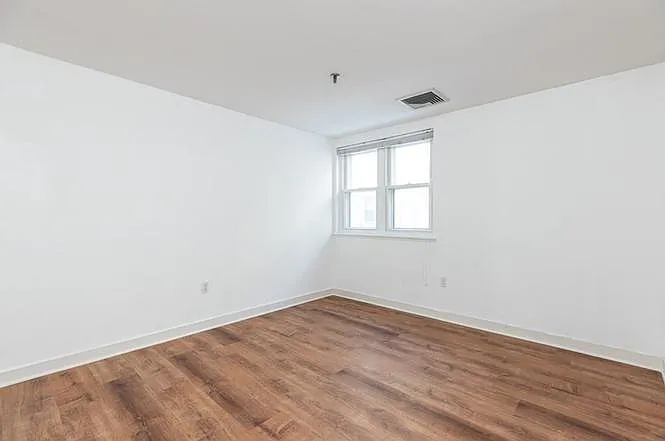 126 Tudor St #F — Photo 8