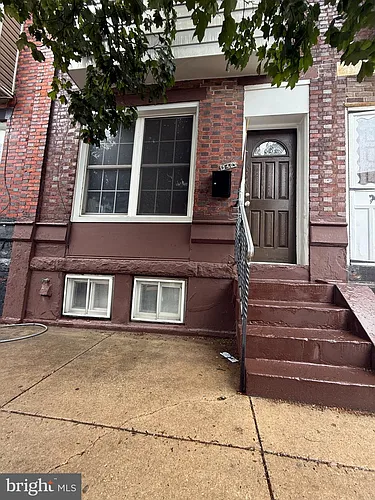 342 Gladstone St Photo 1