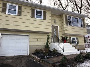 70 Elba Ave, Hopatcong, NJ 07843