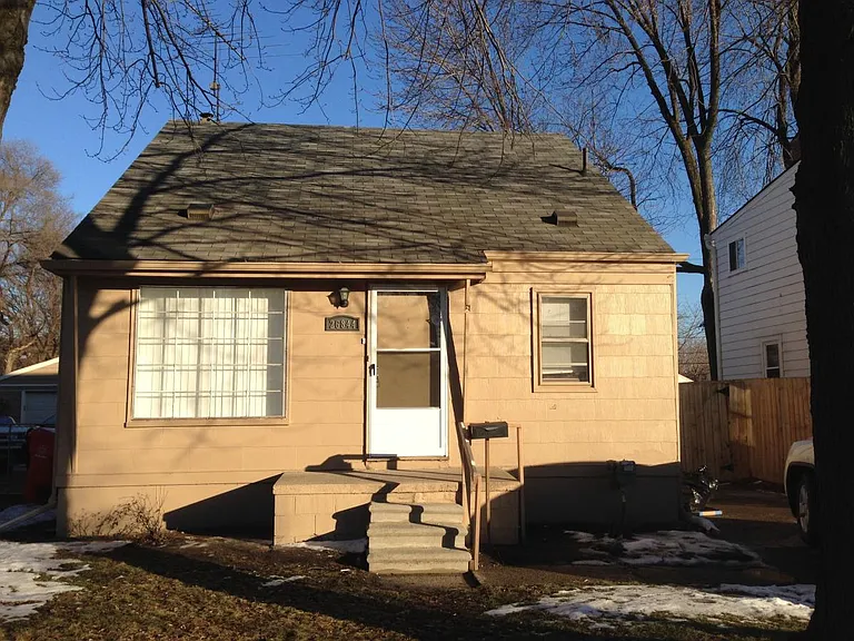 26844 La Salle St — Photo 1