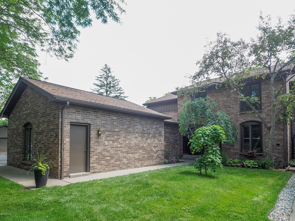 3654 Woodcliff-101