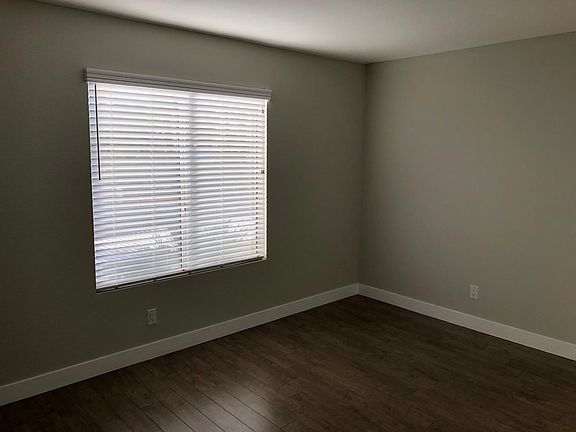 4th image of 2040 Mesquite Ln