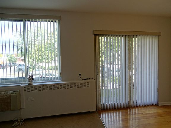 4th image of 8712 N Skokie Blvd #2LN