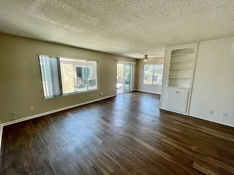 4485 Kansas St — Photo 2