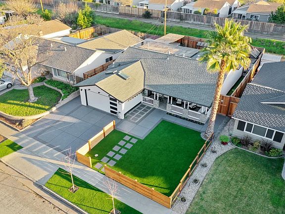 2nd image of 1418 Glacier Dr