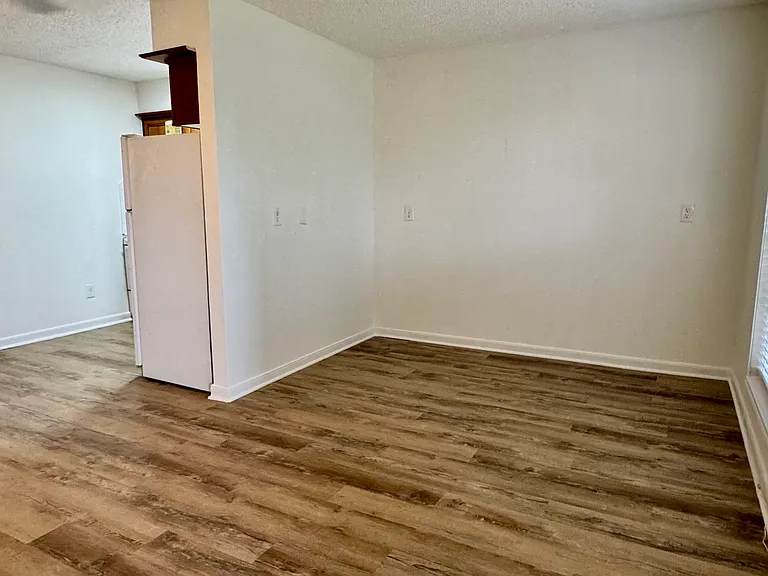 1311 Antoine Dr #122 — Photo 5