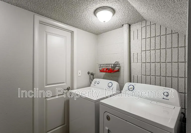 781 N Valley View Dr #16 — Photo 22