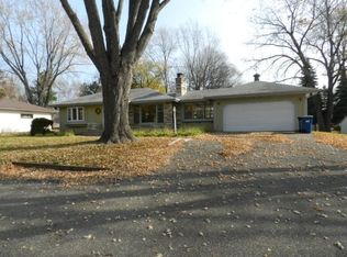 521 Silver Lake Rd NW, New Brighton, MN 55112