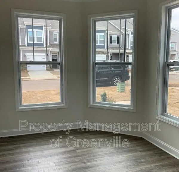 431 Yellow Fox Rd — Photo 4