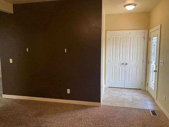 4th image of 315 E Hidden Garden Ln