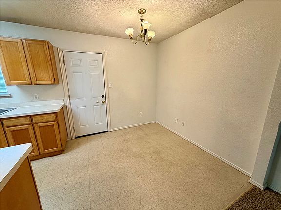 5th image of 1708 Overland Dr