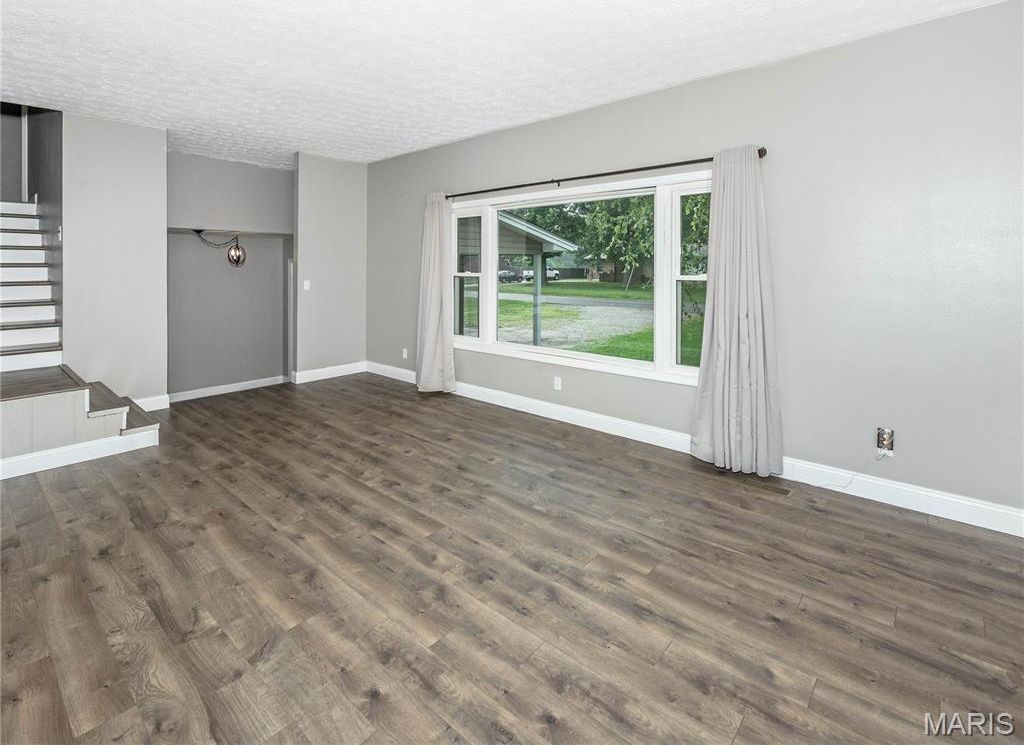 202 Willow Dr, Collinsville, IL - View 6