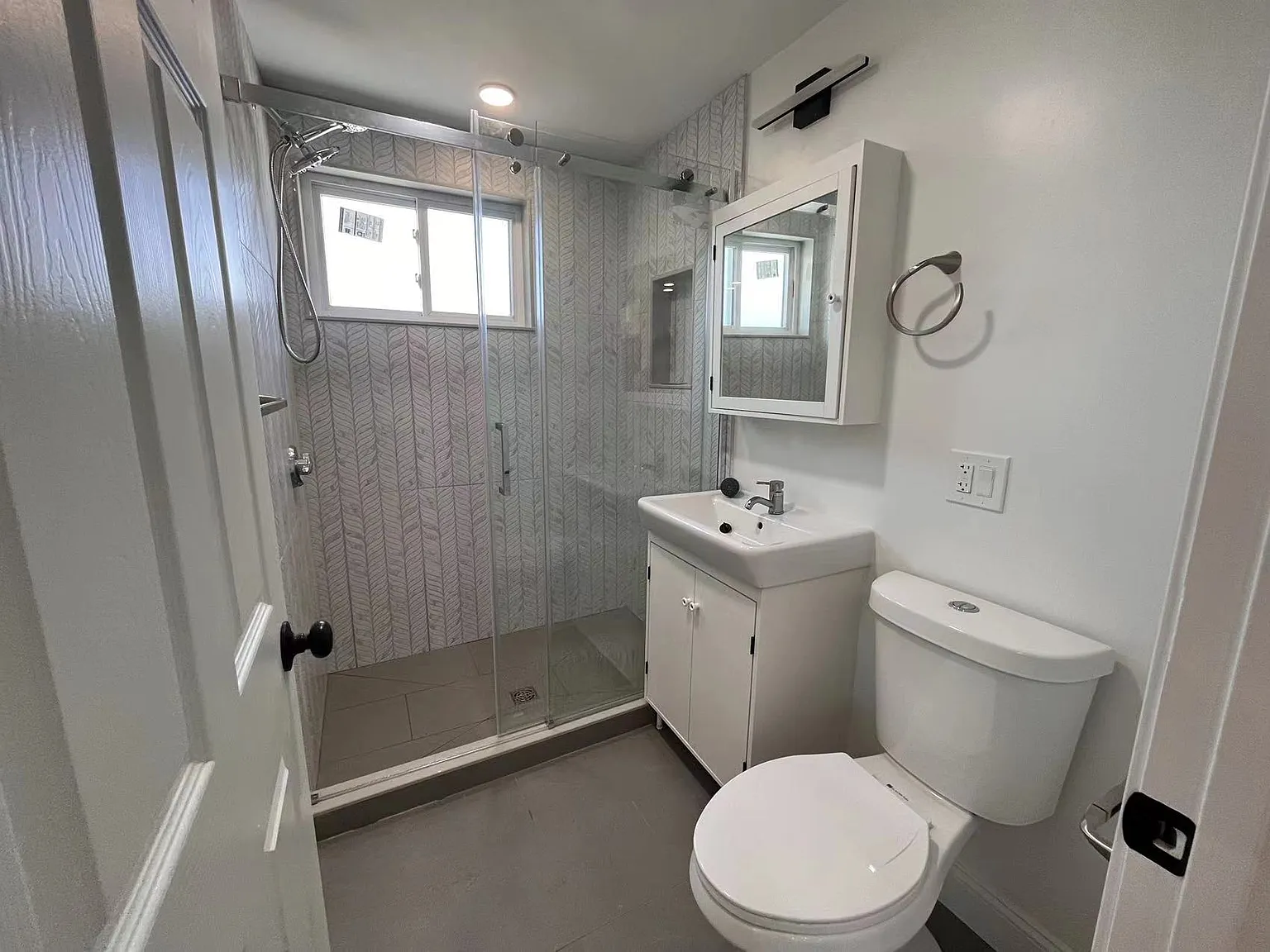 2 bed, 9999 sqft, $3,116 — Photo 4