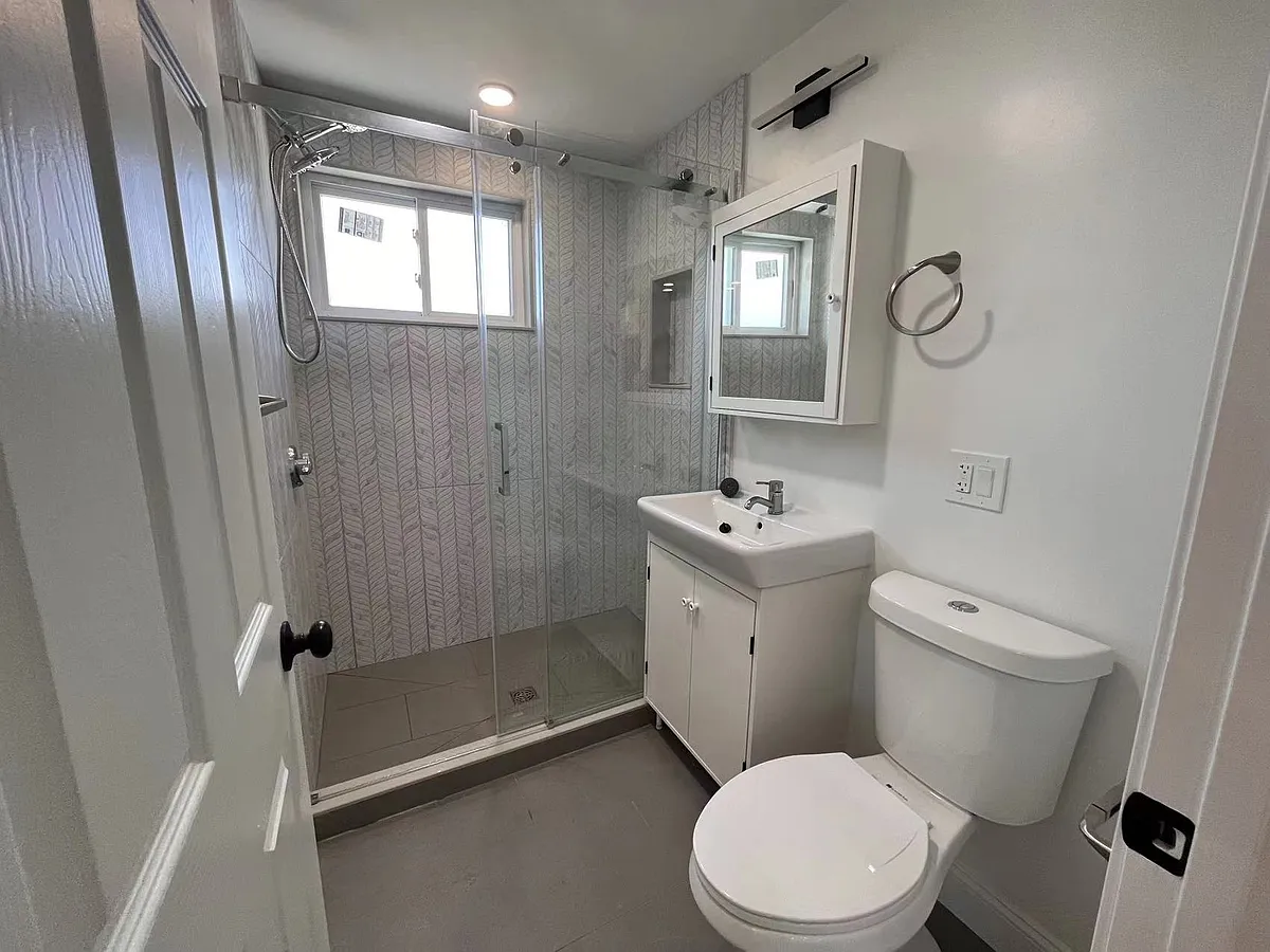 Building Photo - 336 Lowell St #2