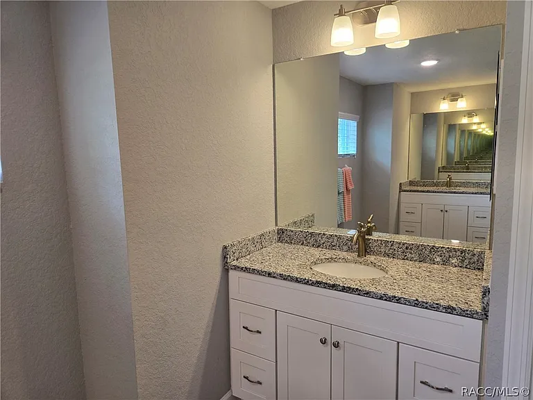 13 Whitewood Ct — Photo 36