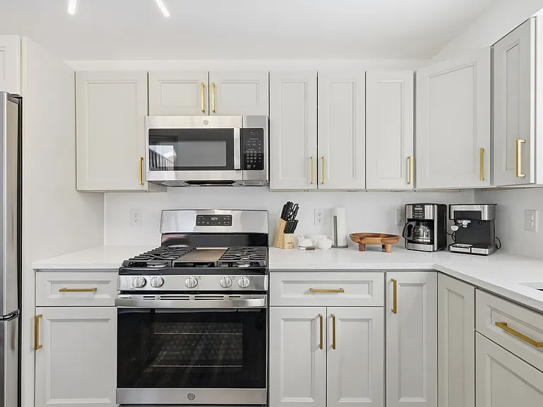 215 McMasters Dr — Photo 10