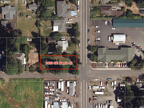 2nd image of 1603 SE Maple St