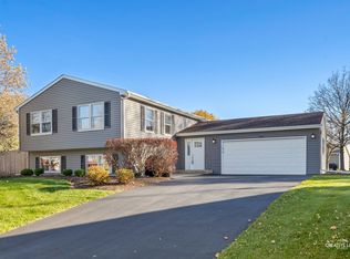 1885 Chandler Ave, St Charles, IL 60174