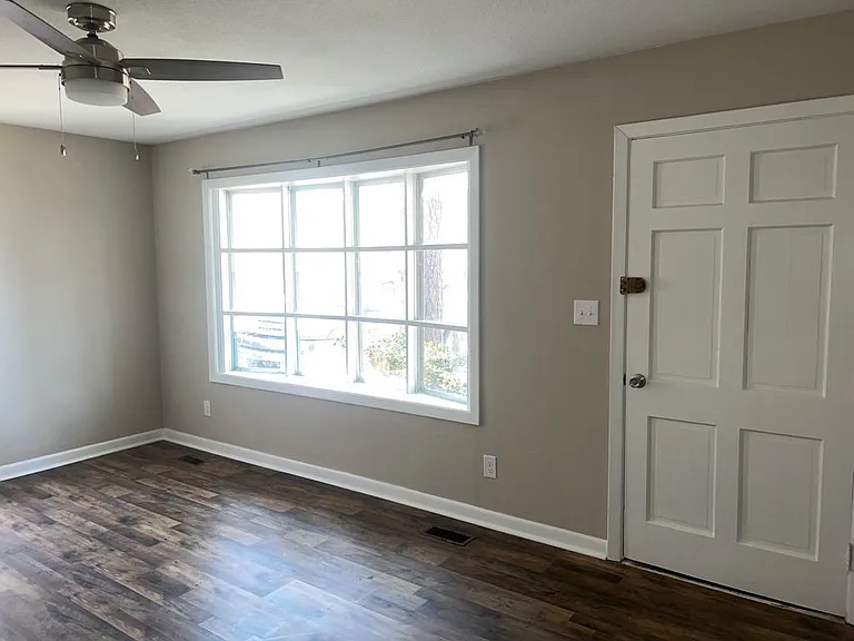 288 Lemont Dr — Photo 10