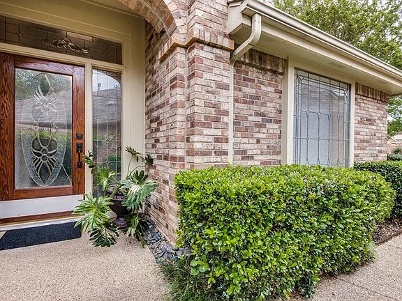 3rd image of 1021 McCoy Dr