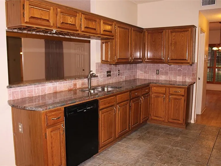 2141 Surrender Ave — Photo 15