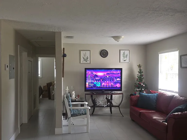 1665 Moreno Ave — Photo 3