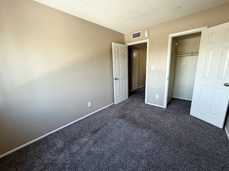 5244 W Lynwood St — Photo 14