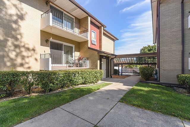 1st image of 4735 W 105th Pl #203