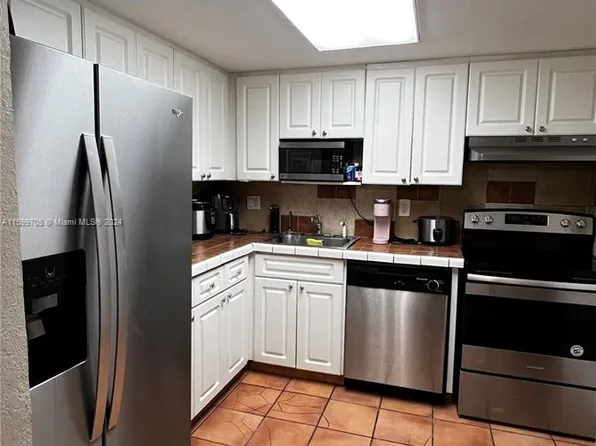 8307 SW 142nd Ave APT E311, Miami, FL 33183