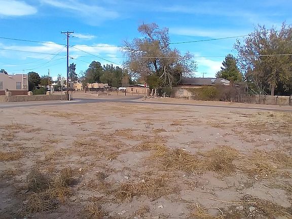 3rd image of 2427 Calle De Santa Ana