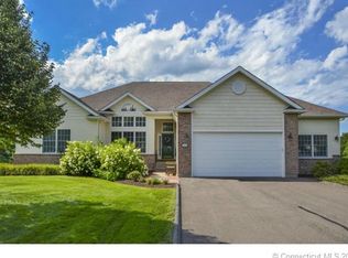7 Jillian Cir, West Hartford, CT 06107
