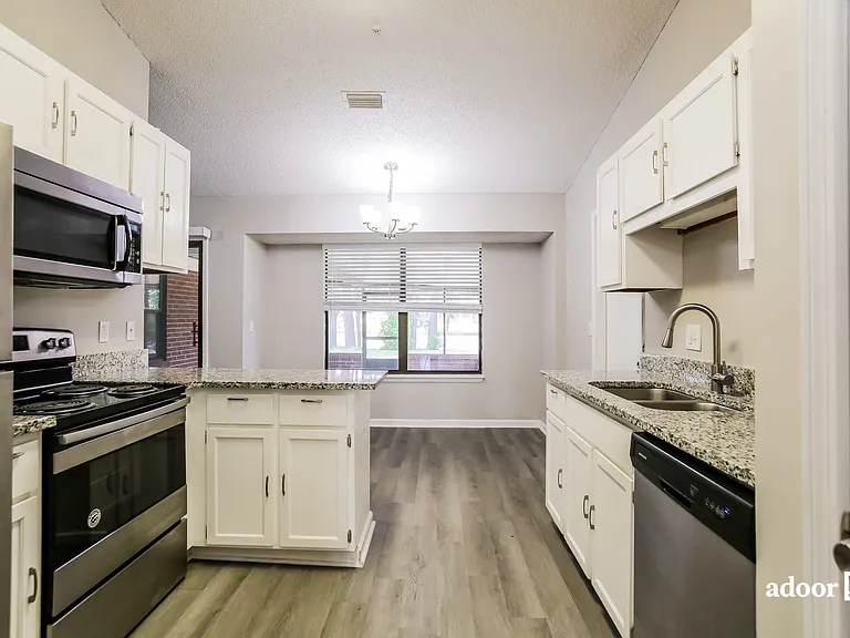 11644 Carondelet Ln — Photo 3
