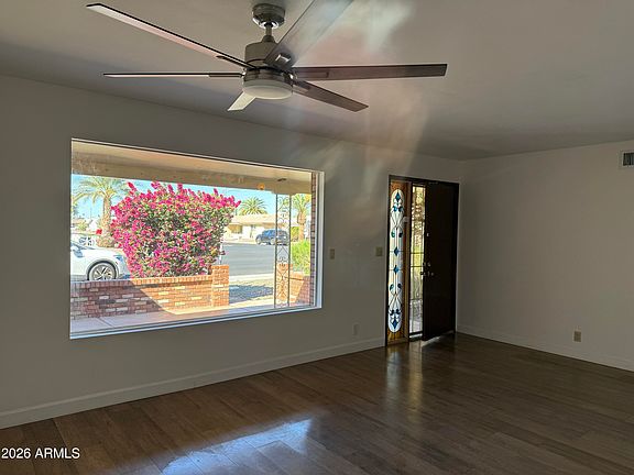 4th image of 423 S RACINE --