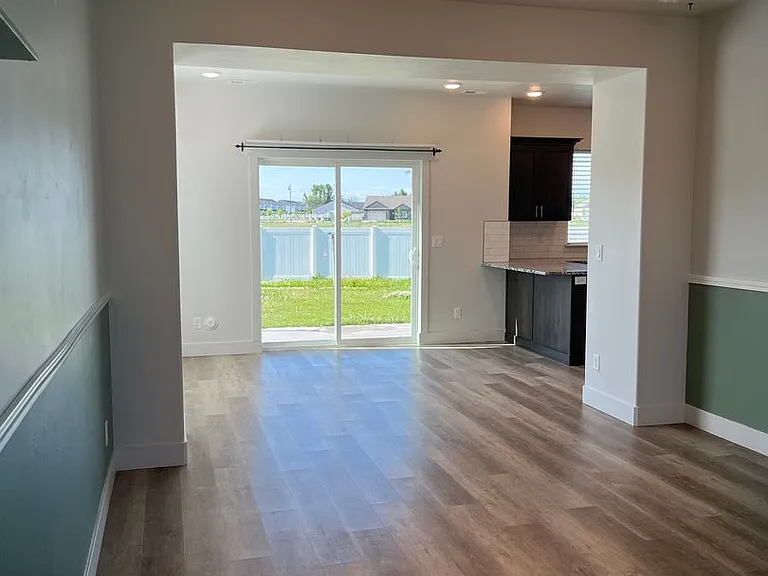 835 S 2380 W — Photo 5