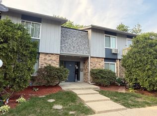 946 E Old Willow Rd APT 204, Prospect Heights, IL 60070