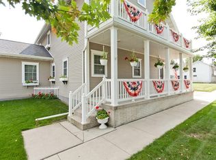 112 S West St, Earlville, IA 52041
