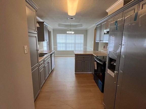 4th image of 3502 Essex Pl