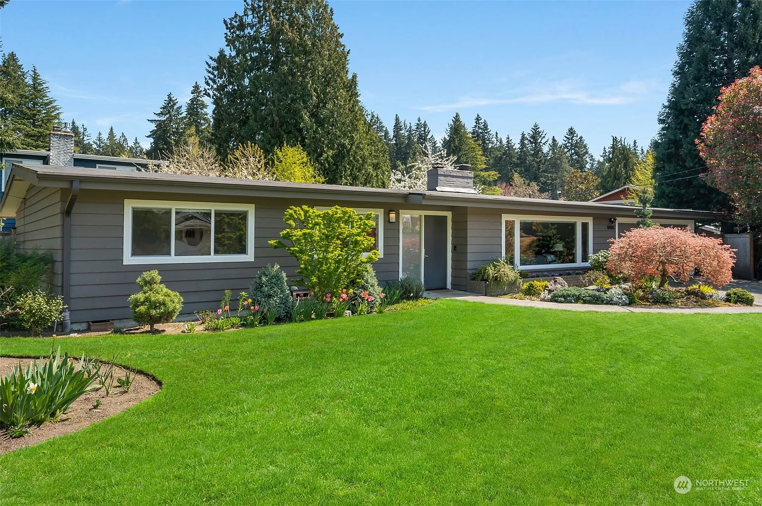 10905 NE 48th Street photo 1