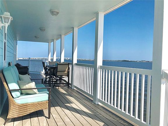 3rd image of 446 NE Pier Way