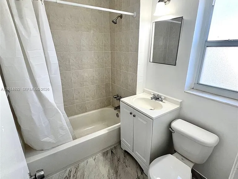 700 NE 85th St #15 — Photo 6