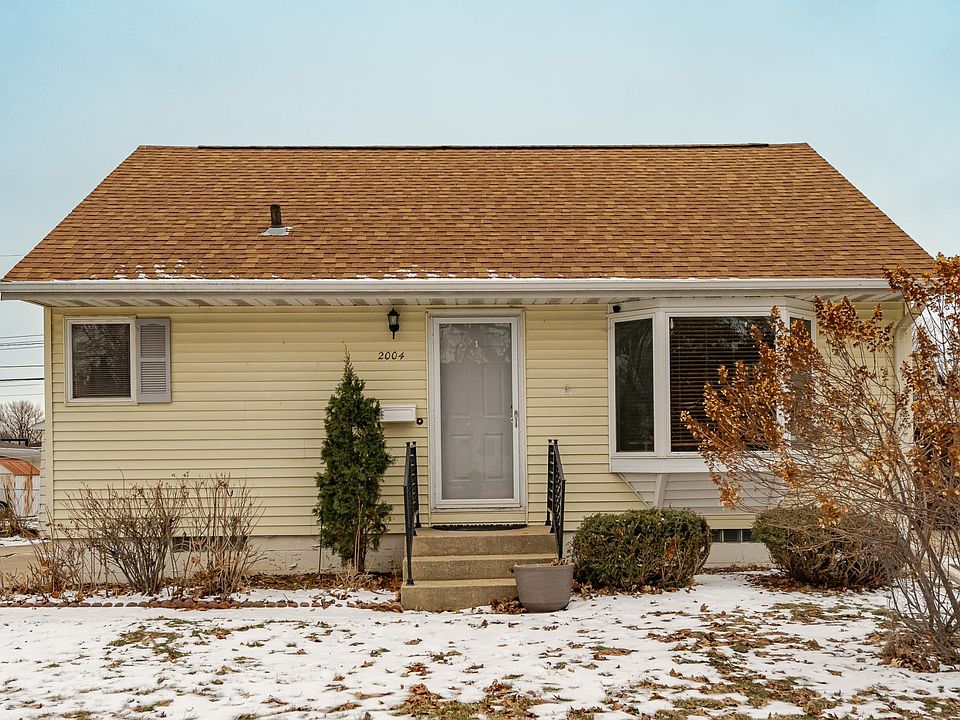 1st image of 2004 18th St NW