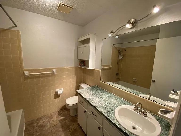 1122 Rhonda Lee St — Photo 12